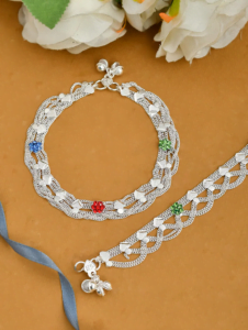 Latest Silver Anklet Design : इस शादी के सीजन में ट्राई करें पायल के ये दो सदाबहार लेटेस्ट डिजाइन।